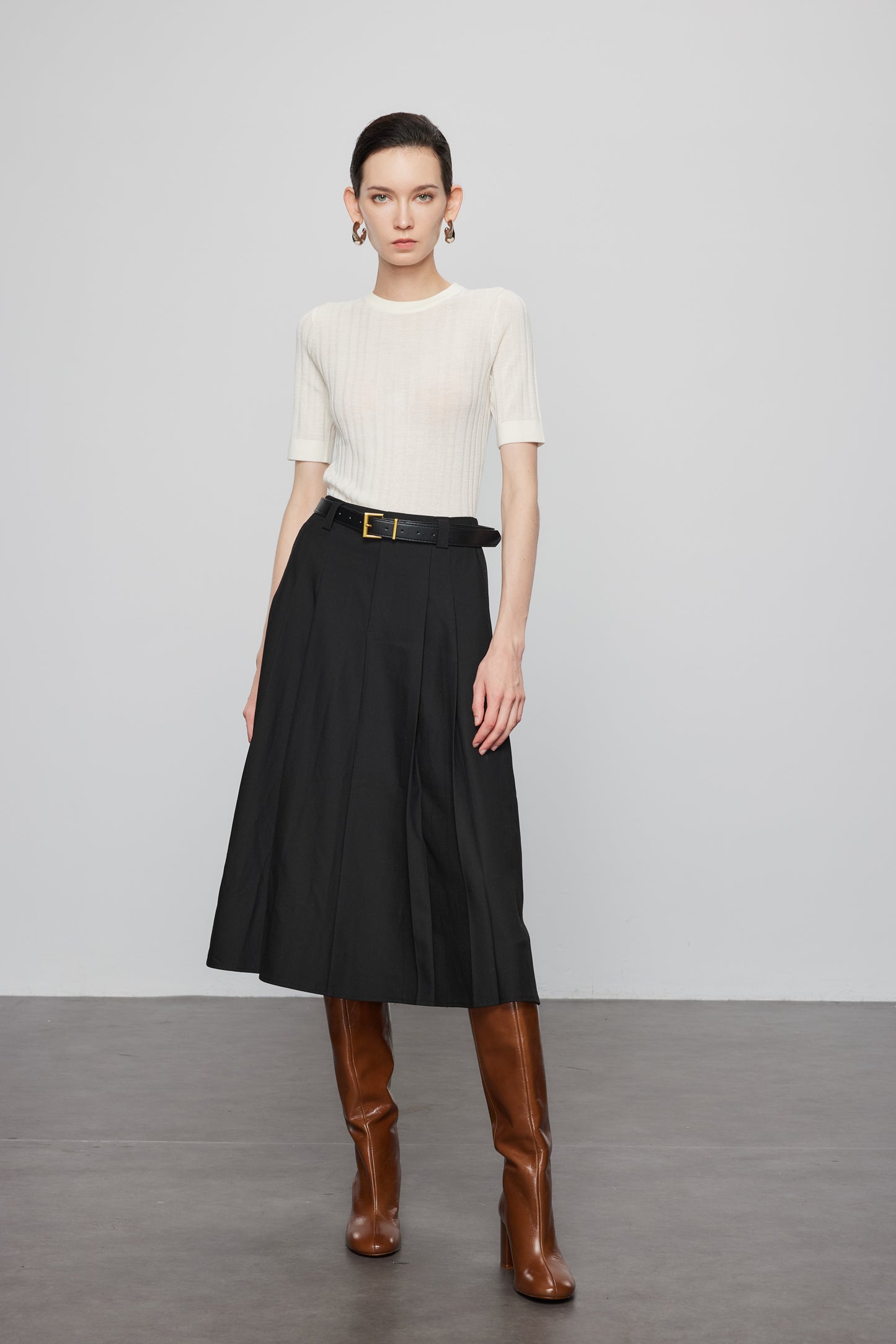 Round Wool Short Sleeve Top