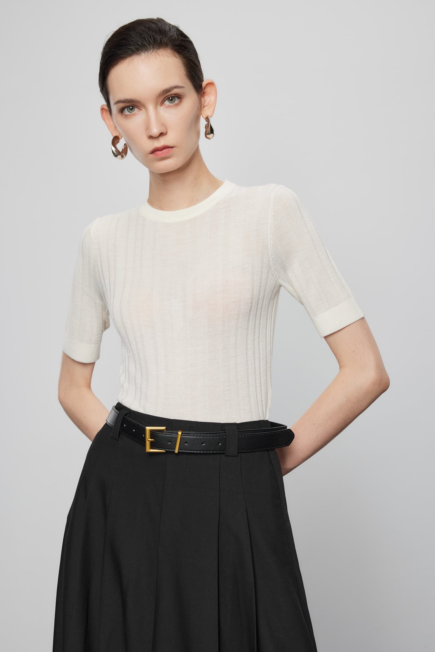 Round Wool Short Sleeve Top