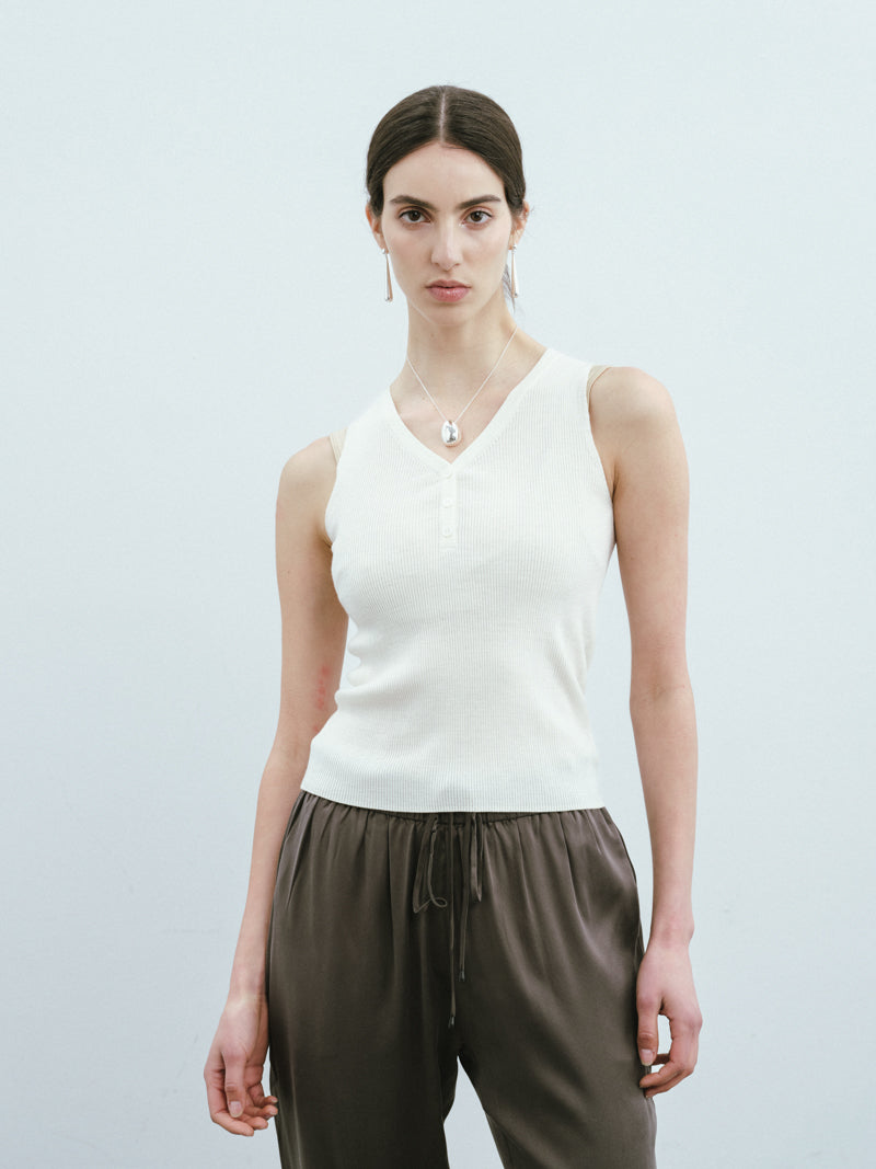 V-Neck Wool Vest-White