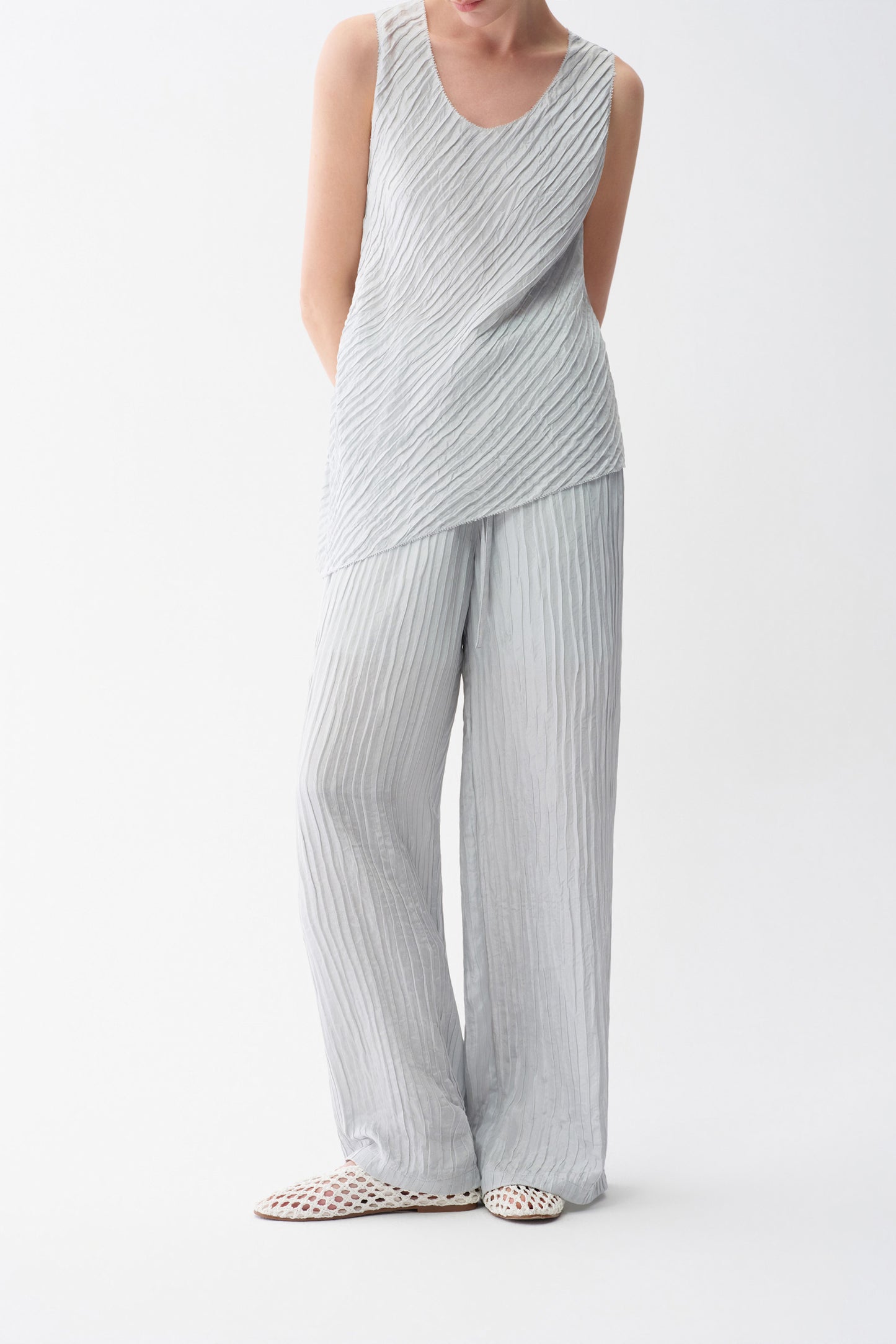 Woodgrain Pleated  Silk Pants