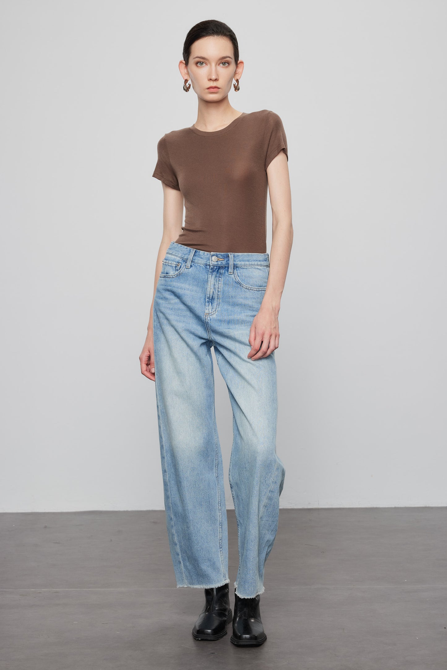 Curved Jeans