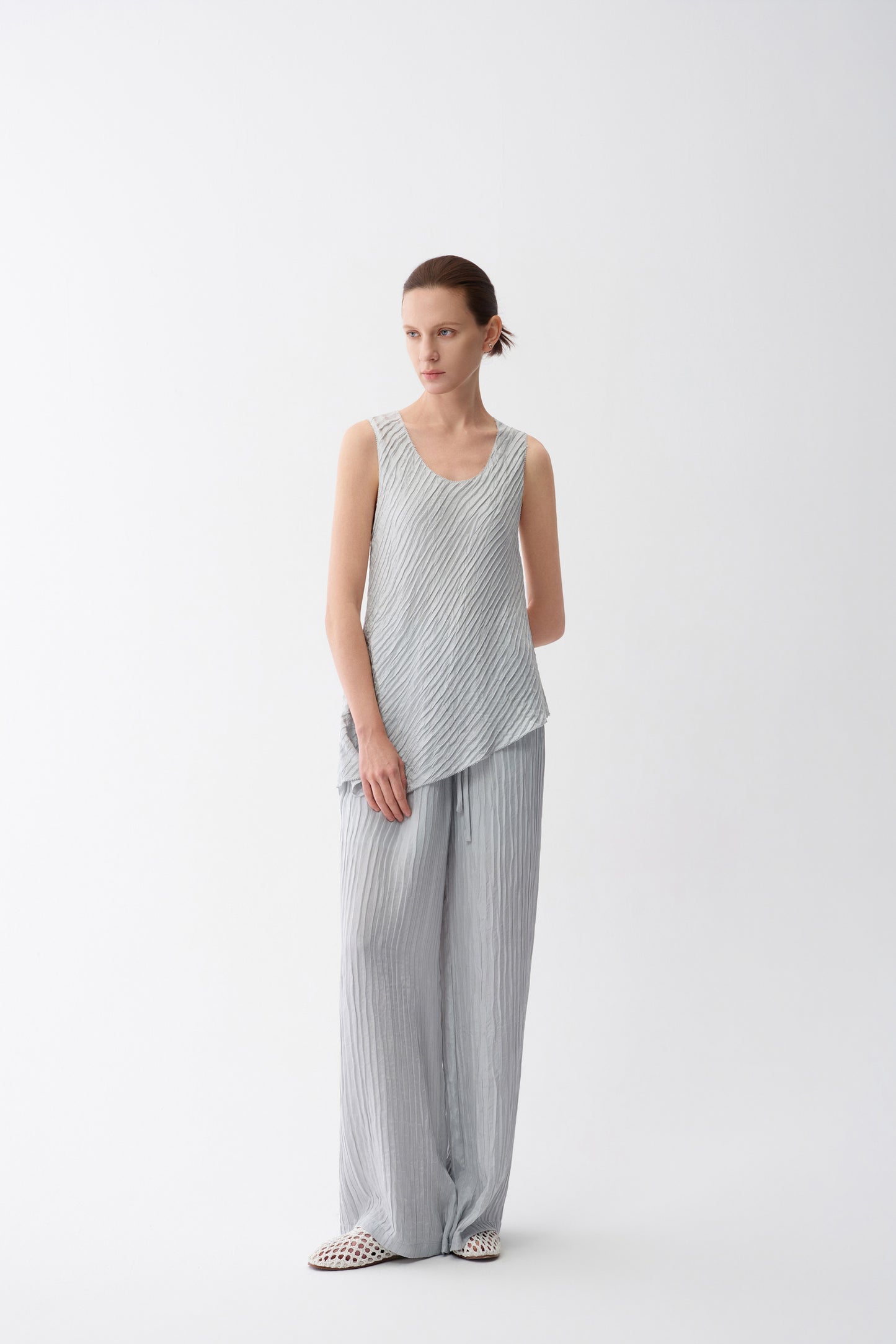Woodgrain Pleated  Silk Pants